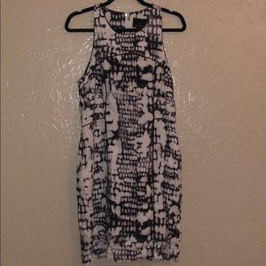 Black/white linen dress with snake skin pattern